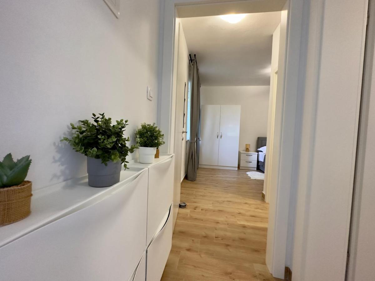 Matek Family & Studio Apartment Рованьска Екстер'єр фото