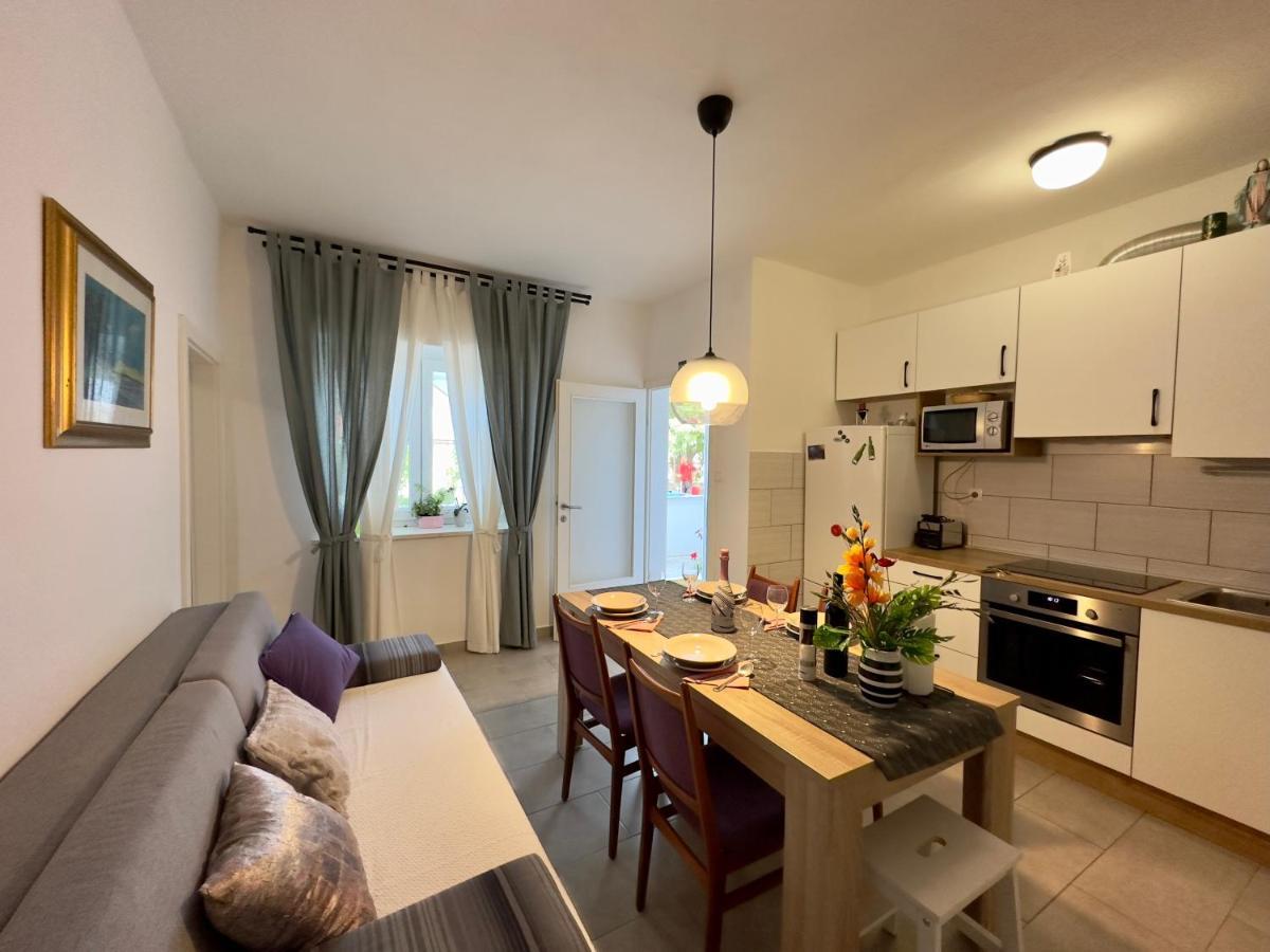 Matek Family & Studio Apartment Рованьска Екстер'єр фото